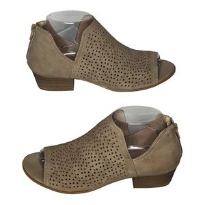 Women’s RESTRICTED Faux Leather Open Toe Taupe Ankle Sandal/Shoe Boots size 7